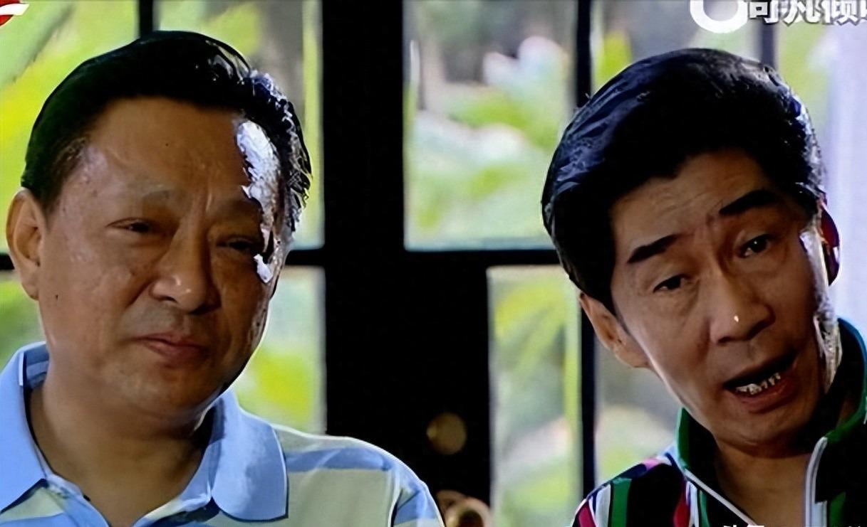 皇冠体育官方入口-阿德阿庆原来都是球迷!出席上海高中足球联赛,年近70又获新身份